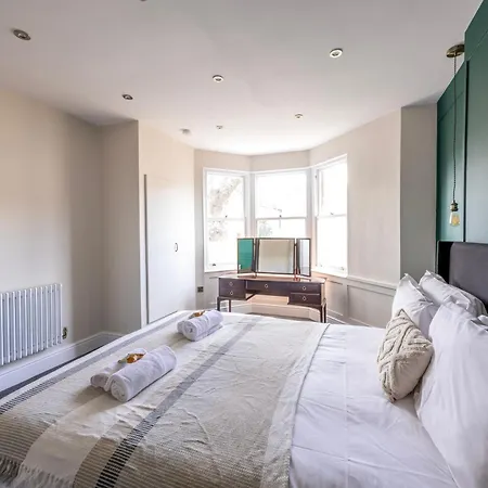 Luxury Chandos Flat By Prescott Apartments