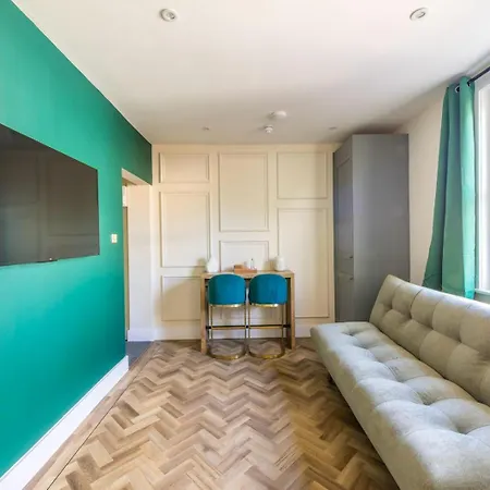 Newly Renovated Chandos Flat By Prescott * בריסטול