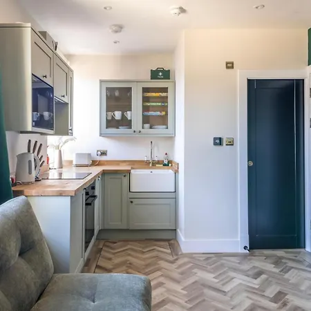 Newly Renovated Chandos Flat By Prescott בריסטול