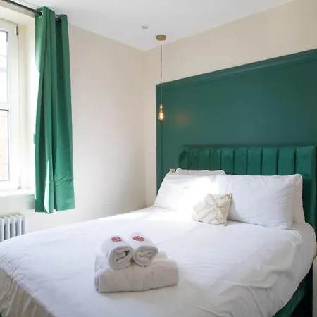 דירה Newly Renovated Chandos Flat By Prescott