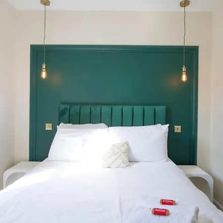 Apartment Modern Chandos Flat By Prescott Bristol