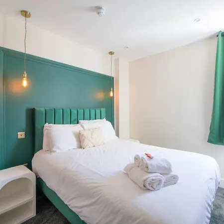 Modern Chandos Flat By Prescott Διαμέρισμα