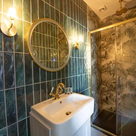 Apartment Luxury Chandos Flat By Prescott Apartments