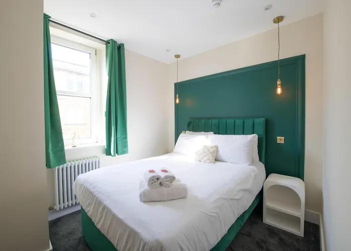 Newly Refurbished Chandos Flat By Prescott Bristol