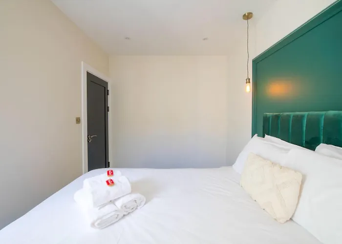 Newly Refurbished Chandos Flat By Prescott Апартаменти