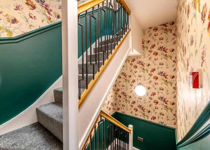 Newly Refurbished Chandos Flat By Prescott