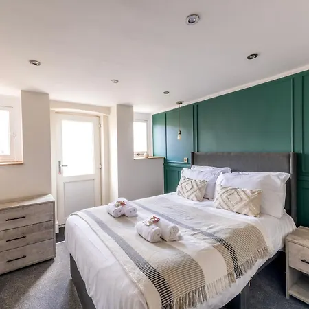Luxury Victorian By Prescott
