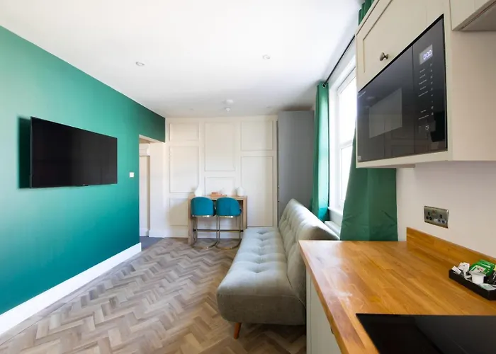 Newly Renovated Chandos Flat By Prescott Lägenhet *