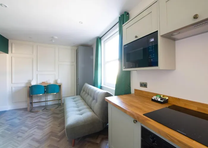 Newly Renovated Chandos Flat By Prescott Lägenhet *