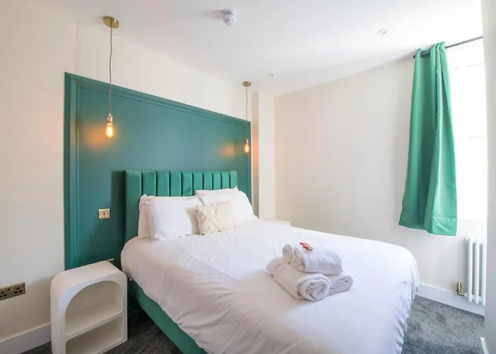 Newly Renovated Chandos Flat By Prescott Lägenhet